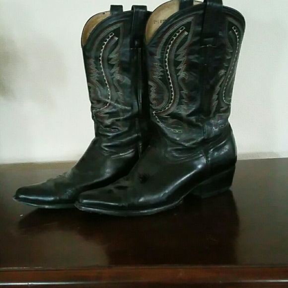 Boots - Picture 2 of 3
